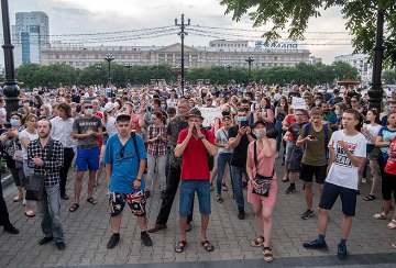रूस में बड़े पैमाने पर क्षेत्रीय विरोध प्रदर्शन: एक विश्लेषण  