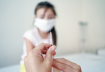 कोविड-19: कोरोना वायरस से लड़ाई में अगला मोर्चा होगा बच्चों के लिए वैक्सीन  