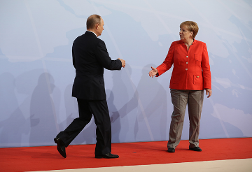 रूस-जर्मनी संबंध: मुश्किलों के दौर से पार पाने की मिली-जुली कोशिश  