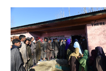चुनाव में औसत मतदान से जम्मू-कश्मीर में उम्मीद की नई लौ जगी है  