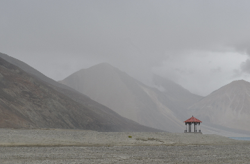 चीन से रहें चौकन्ना: पैंगोंग झील से पीछे हटने के बावजूद एलएसी पर हालात अस्थिर ही रहेंगे