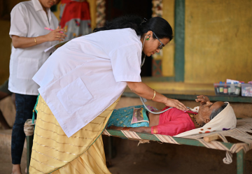 कल्याणकारी राज्यात आरोग्याचा अधिकार: सामाजिक सुरक्षिततेसाठी आता काय करण्याची गरज?  