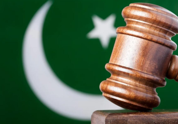 पाकिस्तानी न्यायव्यवस्था सत्तेची आज्ञाधारक मध्यस्थ