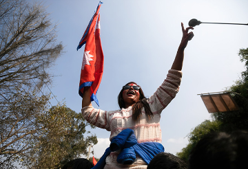 नेपाल: संसद भंग किए जाने पर सुप्रीम कोर्ट का फ़ैसला और उभरती परिस्थितियां  