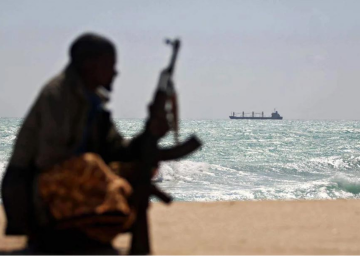 समुद्री उपद्रव: सोमाली लुटेरों का पुनरुत्थान  