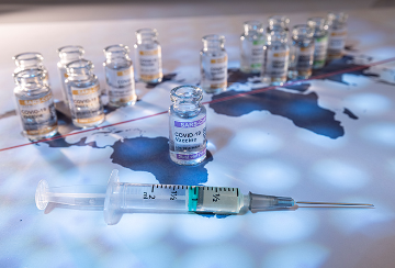 वैक्सीन की उपलब्धता में समानता सुनिश्चित करने के लिए पेटेंट और प्रतिस्पर्धा क़ानूनों के तहत अनिवार्य लाइसेंस  