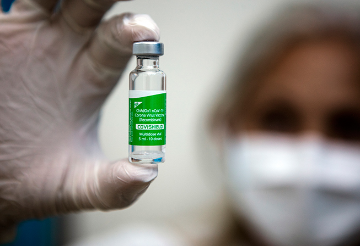 कोविड-19 और वैक्सीन के बारे दी जाने वाली ग़लत जानकारियों से निपटने की चुनौती!  