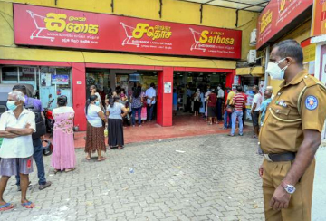 अनाज और विदेशी मुद्रा का संकट श्रीलंका के किस भविष्य की ओर इशारा कर रहा है ?  
