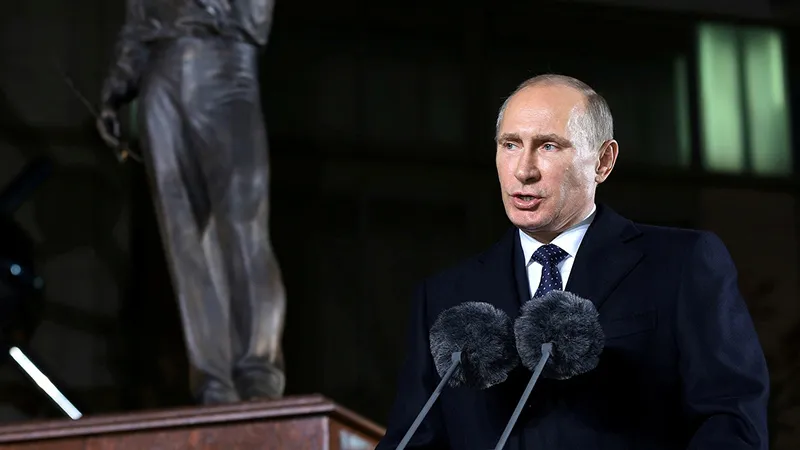 Syria: Putin puzzles the world once again