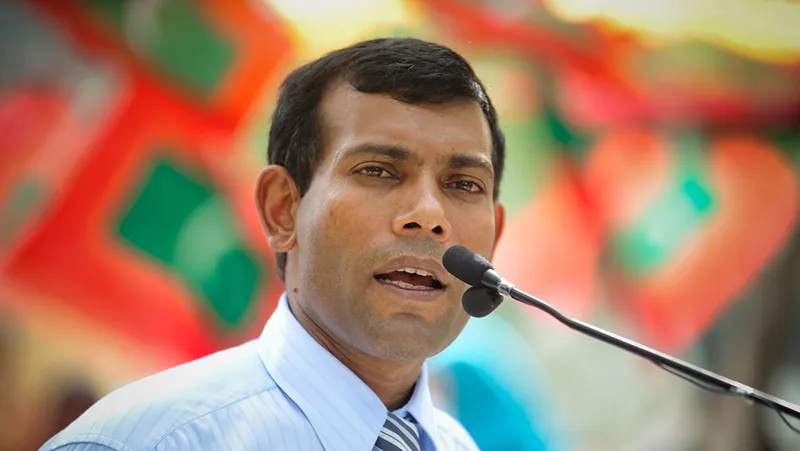 Maldives: Nasheed cleared for spine-surgery in UK, but upset by conditions  