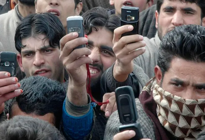 The Social Media Anatomy of New Radical Groups in Kashmir  