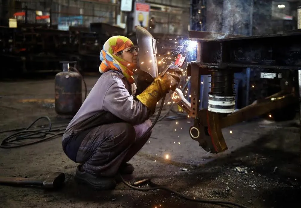 India chasing a fleeting manufacturing dream  