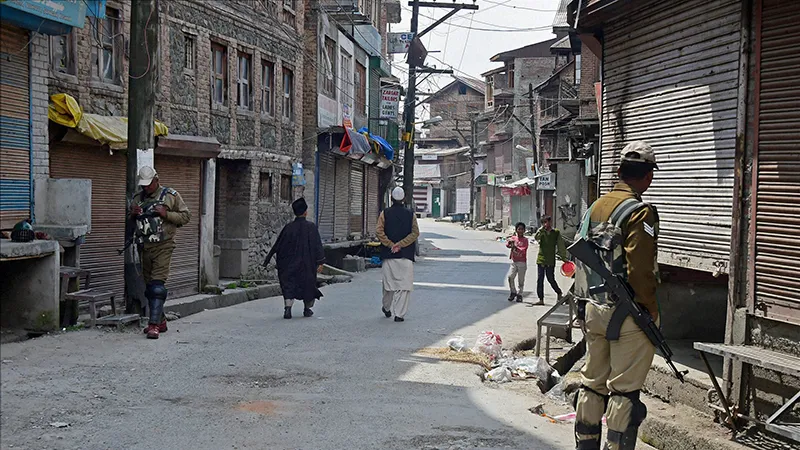 Calming the boiling Kashmir  