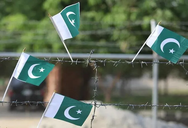 Between Democracy and Dictators: South Asia’s response to the Pakistani crisis  